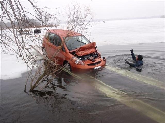 Lake Side Towing: Ice Recovery Services